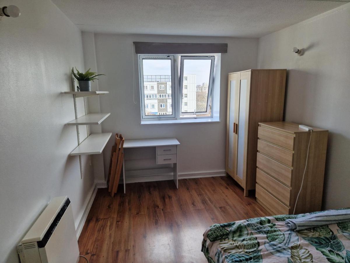 런던 Twin Bed For Guests 아파트 외부 사진